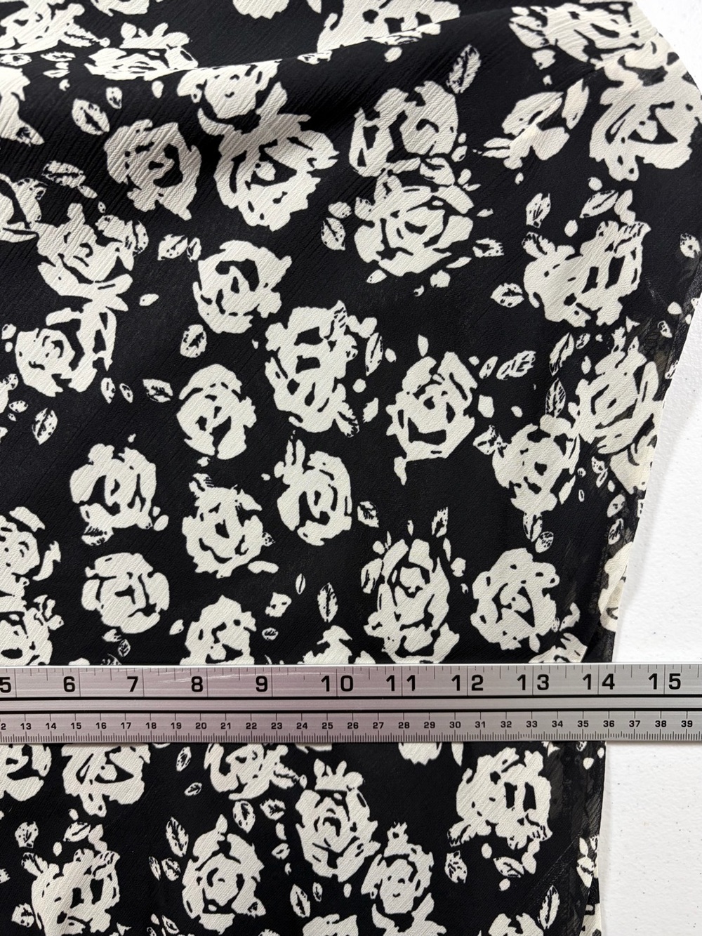 Chaps B&W Floral Sleeveless Midi Dress (4) - Picture 5 of 8